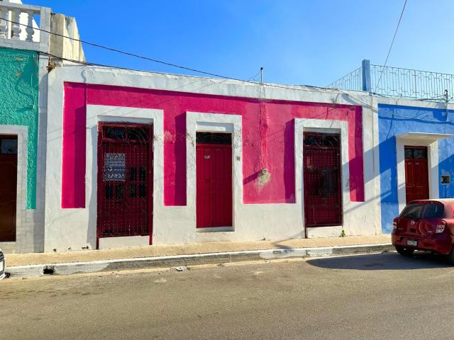 Charming Colonial 5-Bedroom House in Guadalupe Neighborhood