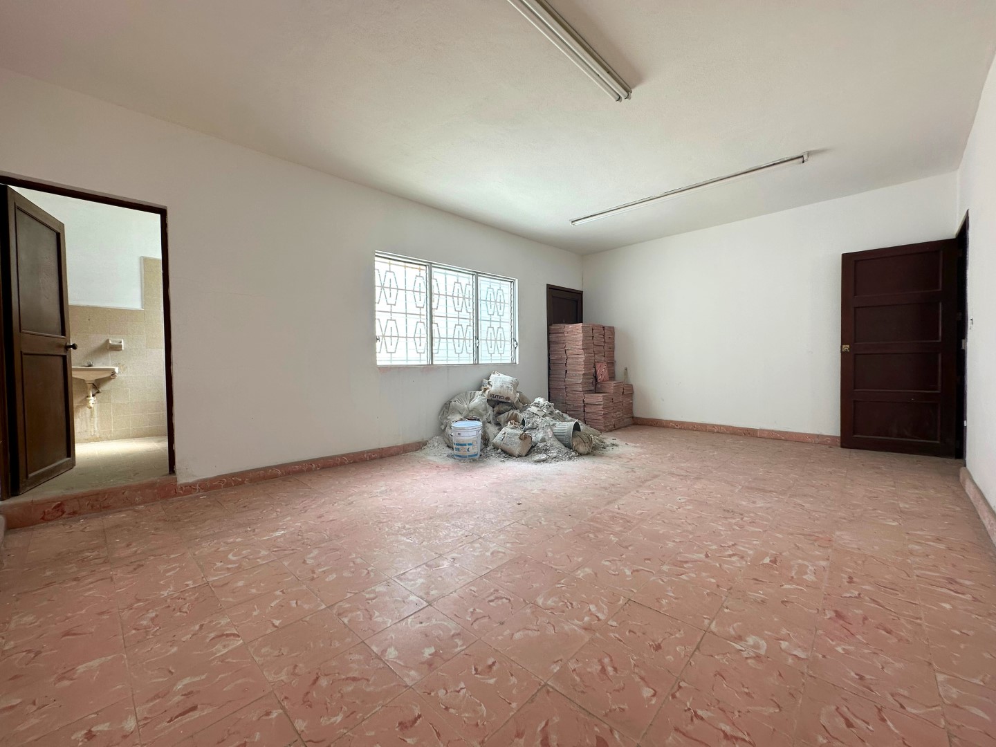 Two-Story Commercial Space in the Historic Center of Campeche