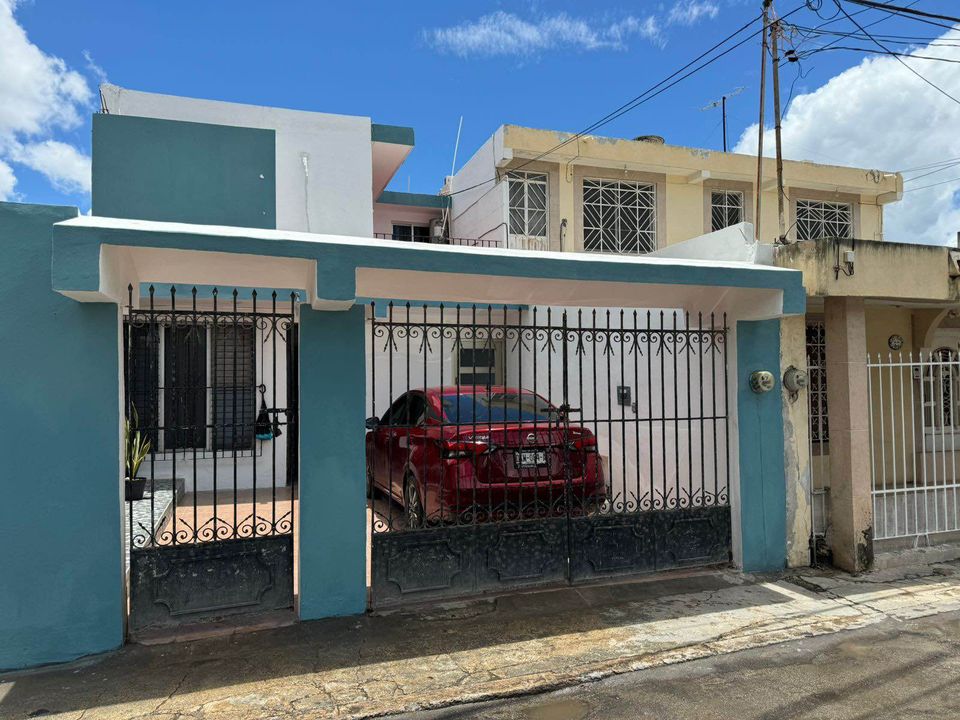 44896 Two-Story House with 3 Bedrooms in Santa Ana,  - Home