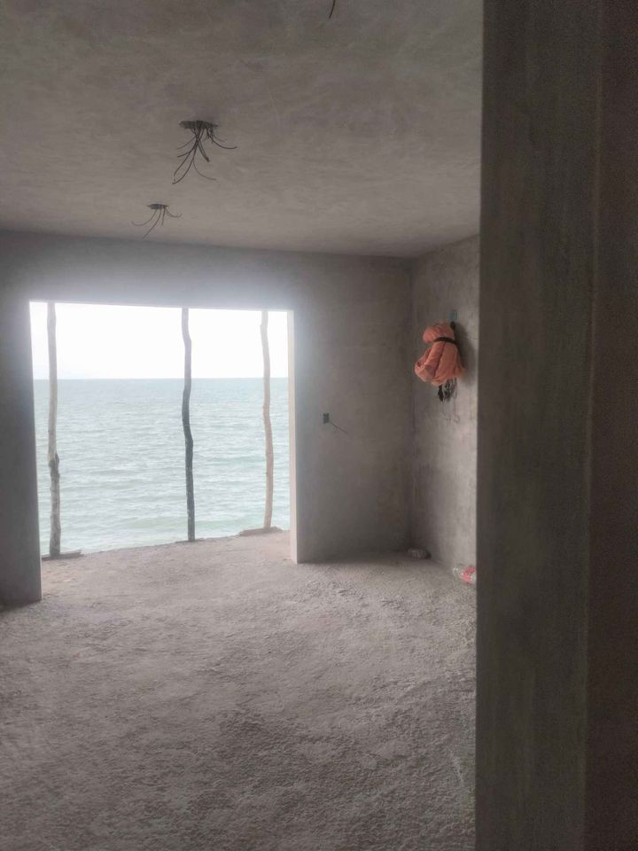 Three-bedroom pre-construction beachfront house