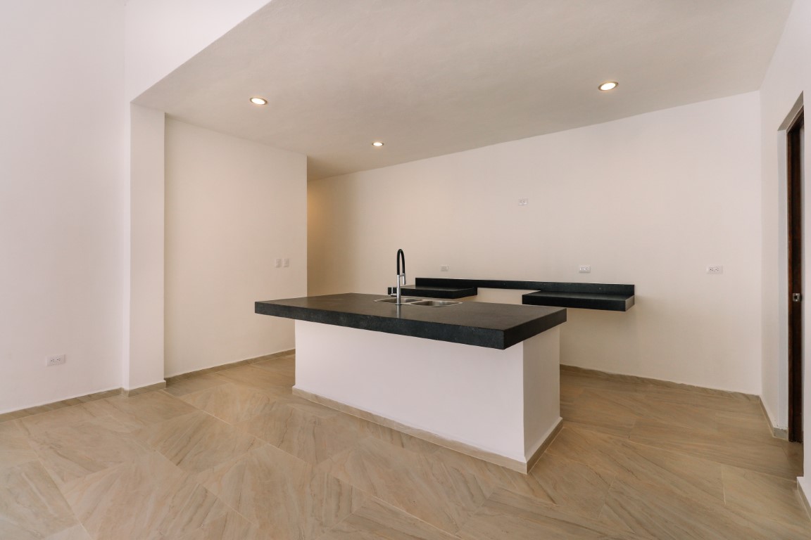 Beautiful house with a double-height living room, 3 bed and pool
