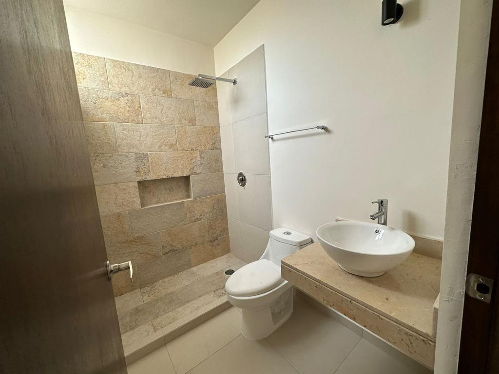 Three-bedroom, two-story house for sale in Mérida