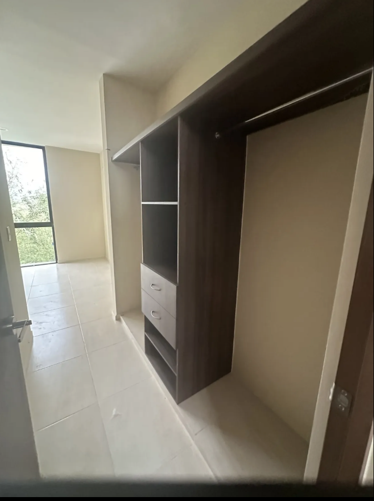 One-bedroom condo in a development with amenities in Mérida