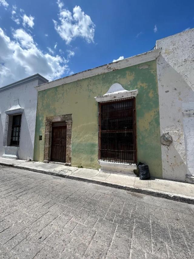 Colonial house for renovation in Campeche with 3 bedrooms