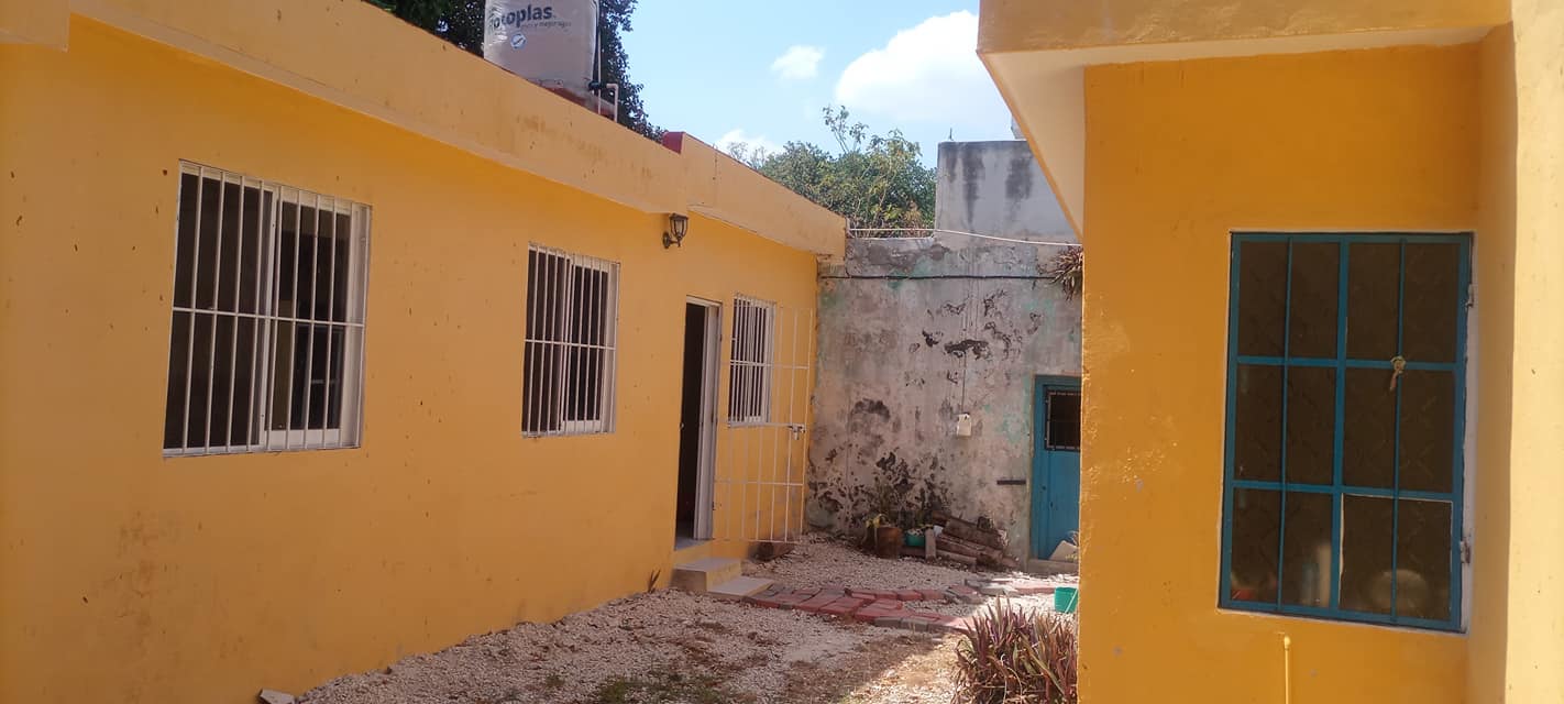 Property with a commercial space and 6 apartments in Campeche