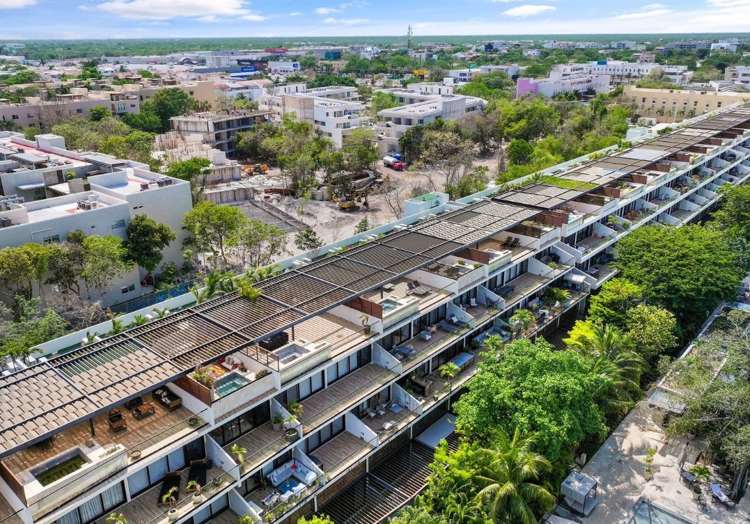 Incredible 4 bedroom condo in Playacar II