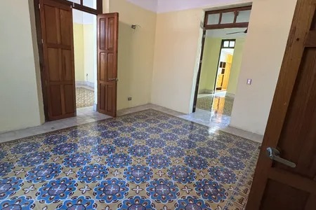 46451 House for Sale in the Charming San Román Neighborhood,  - Home