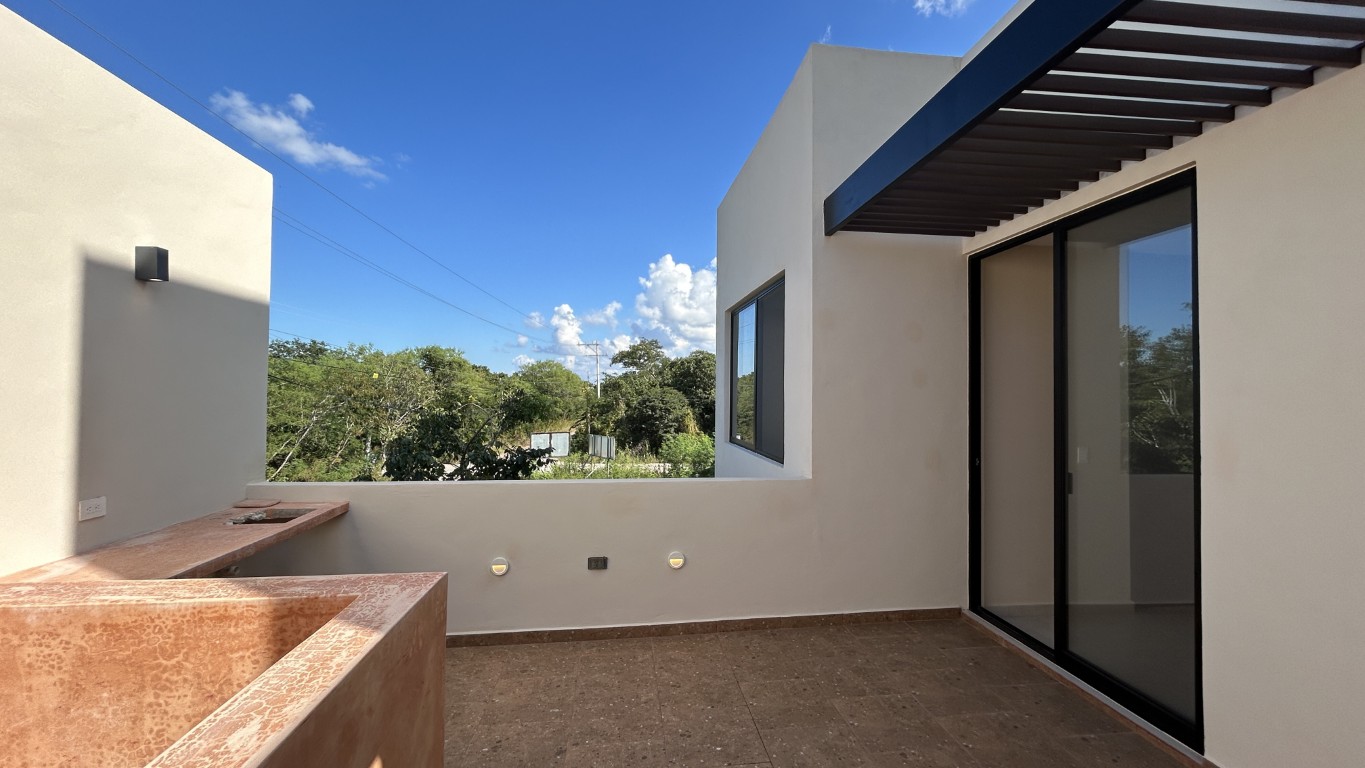 House within a gated community in Temozón Norte with 3 bed