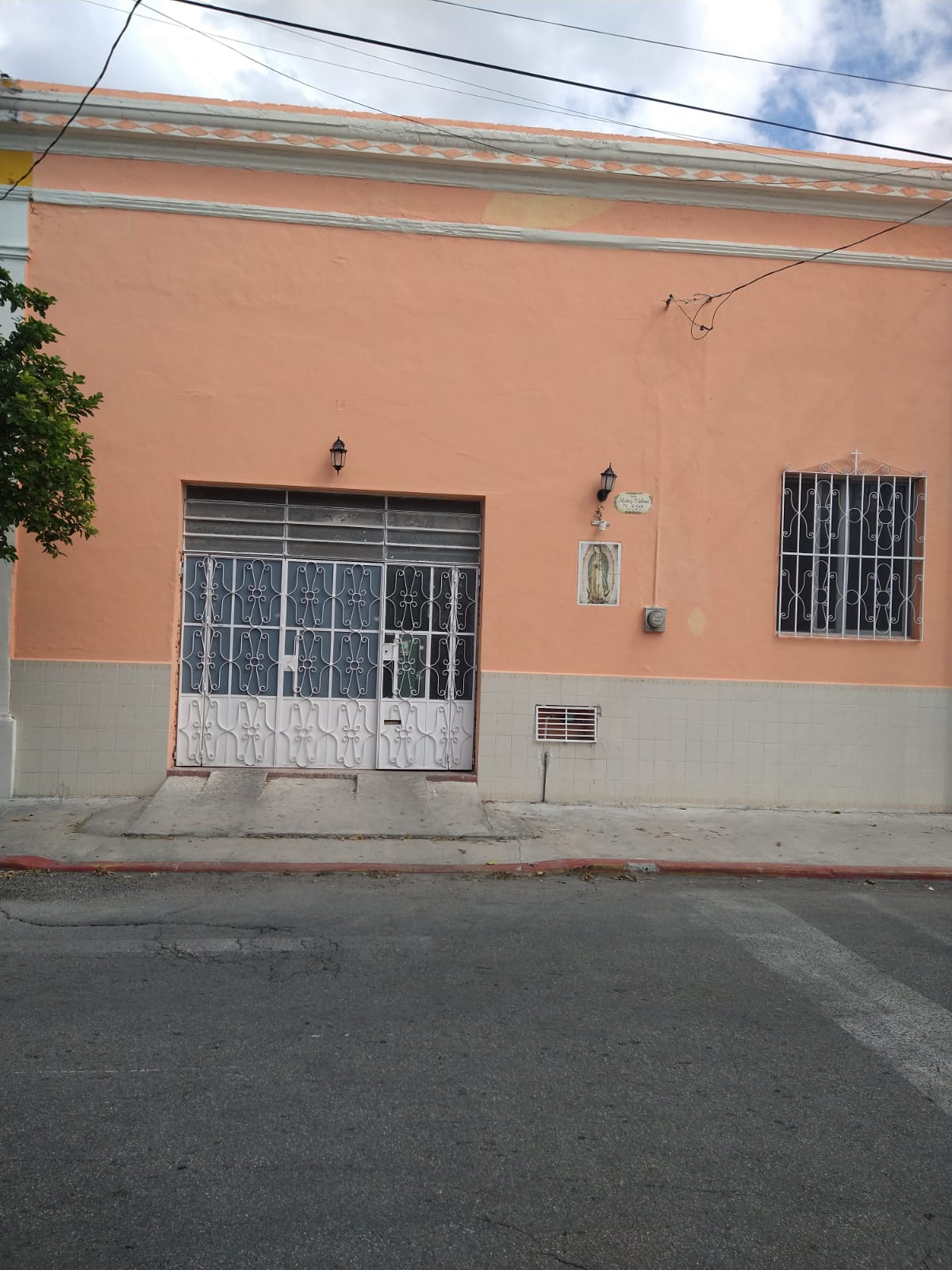 47658 Charming House in the Santiago Neighborhood, Historic  - Home