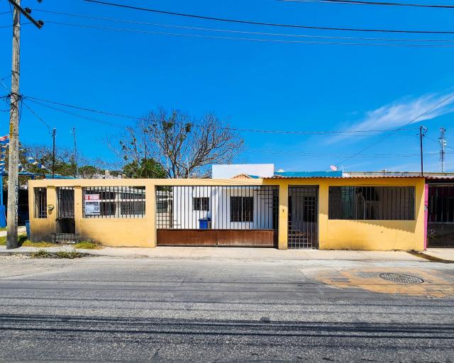 Three-bedroom house near Av. López Portillo in Campeche