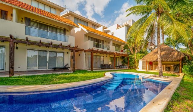 2 bedroom resale unit in Puerto Aventuras