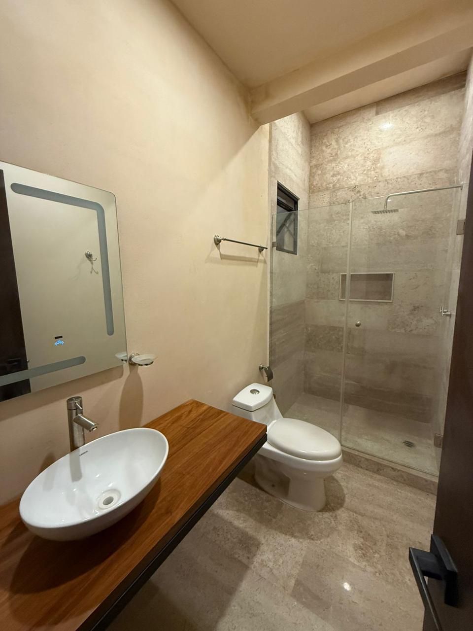 Move-In Ready Condo Near the Beach and Fifth Avenue