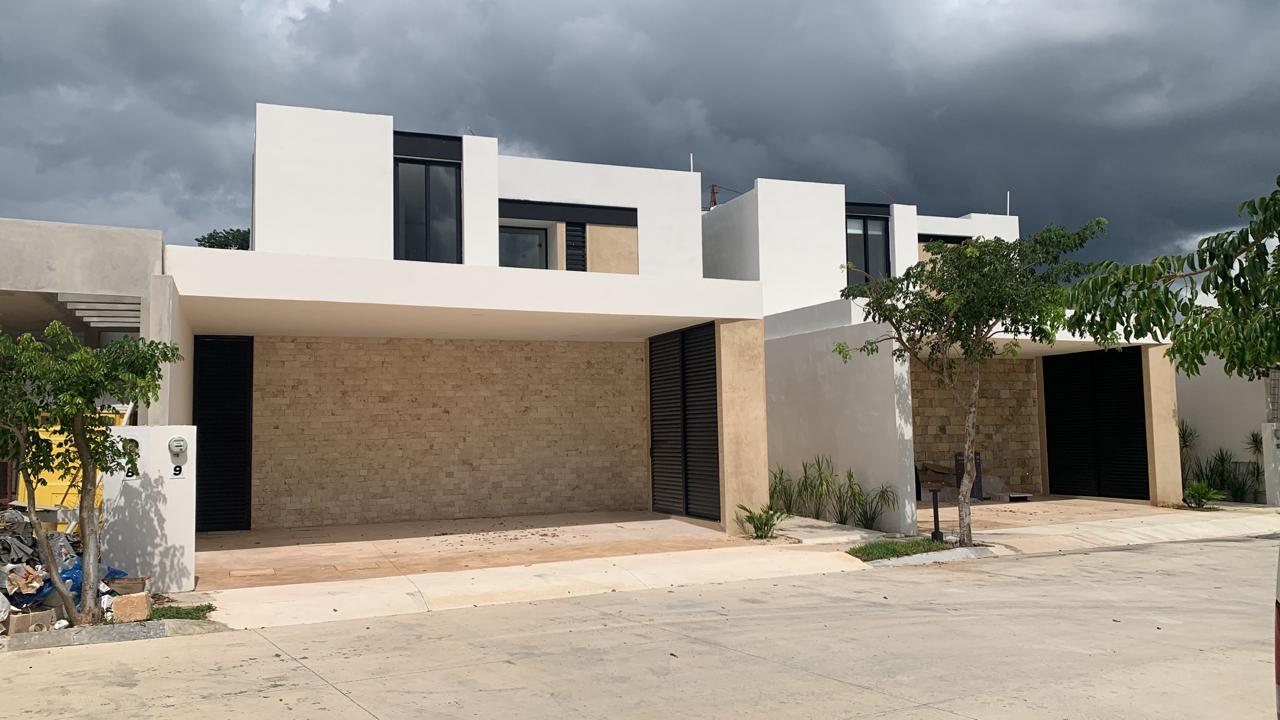 49494 Beautiful Home with Pool and 3 Bedrooms in  - Home