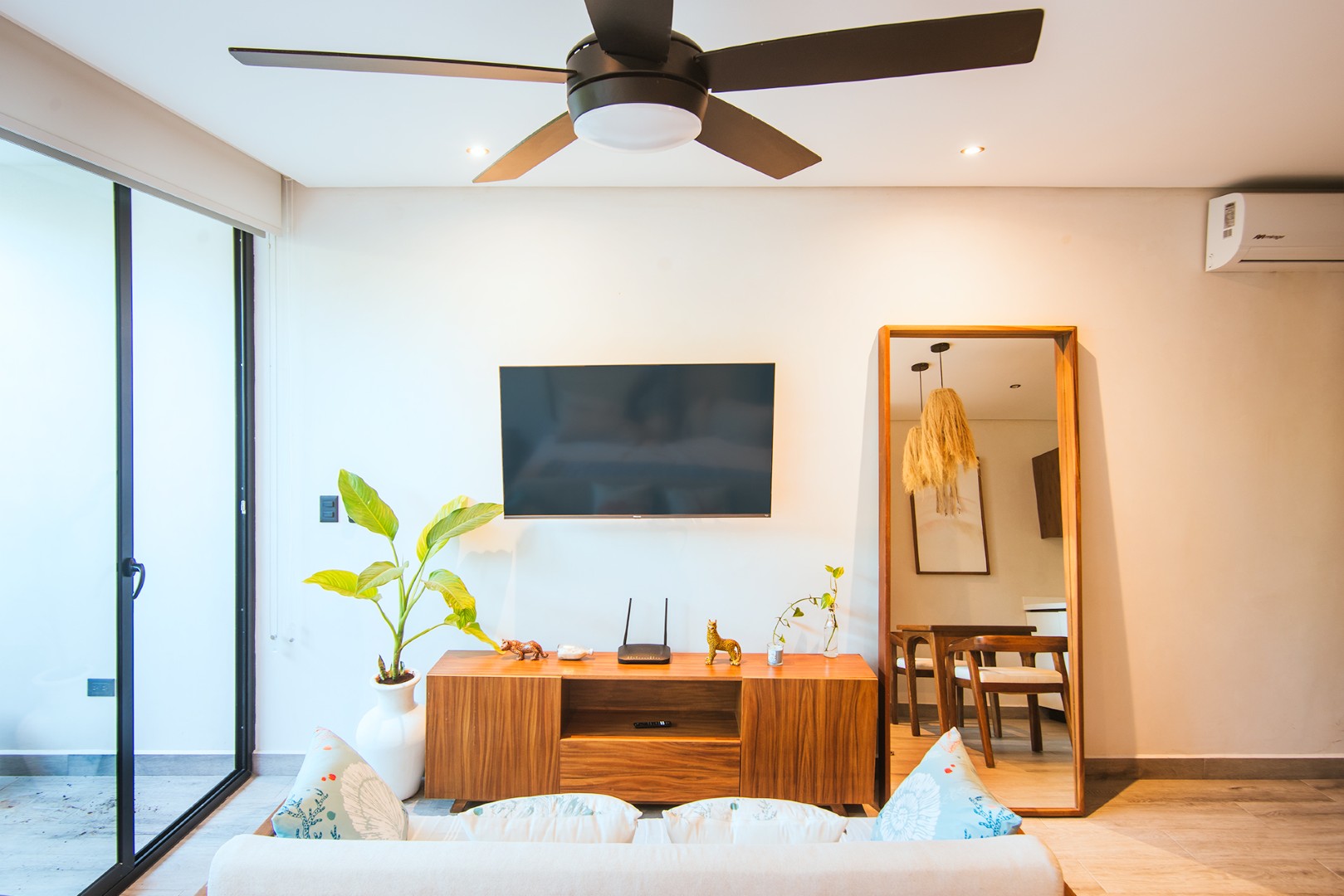 49515 Modern 1-Bedroom Studio in La Veleta,  - Condo