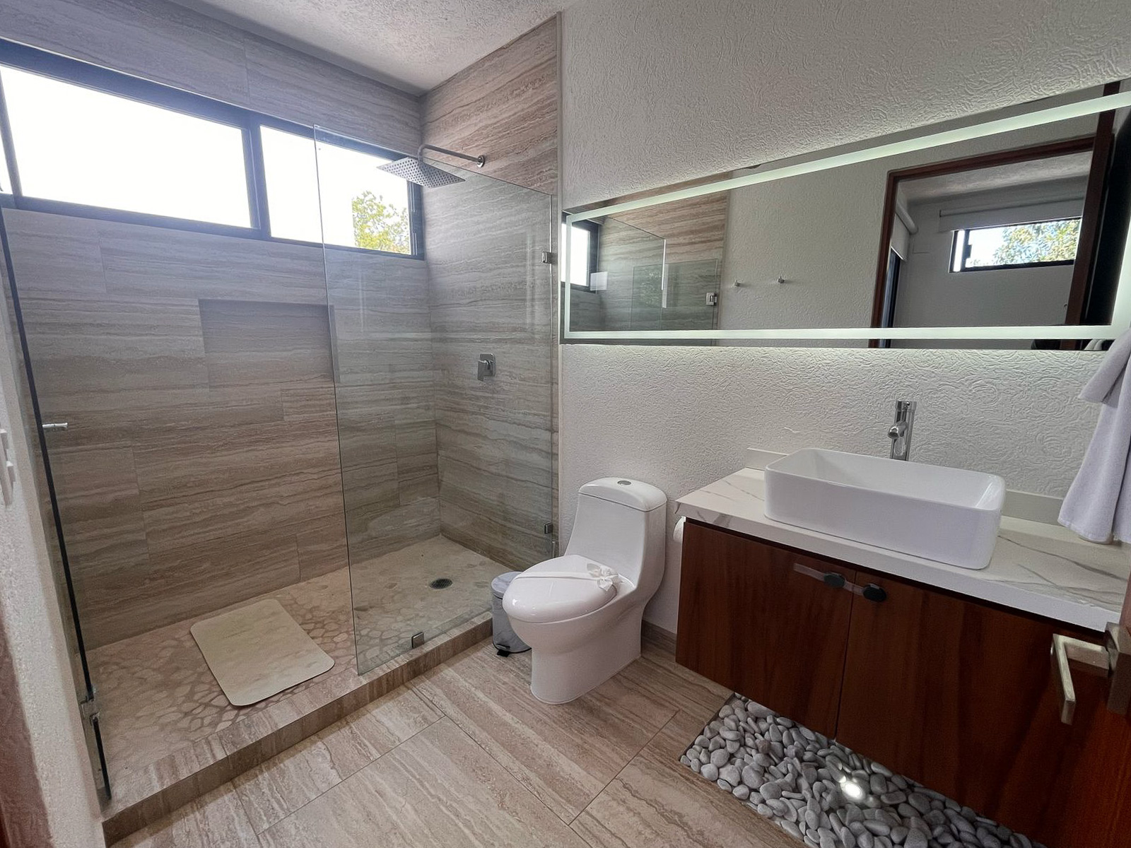 Fully Furnished 3-Bedroom Home with Pool in Bosques de Bambú