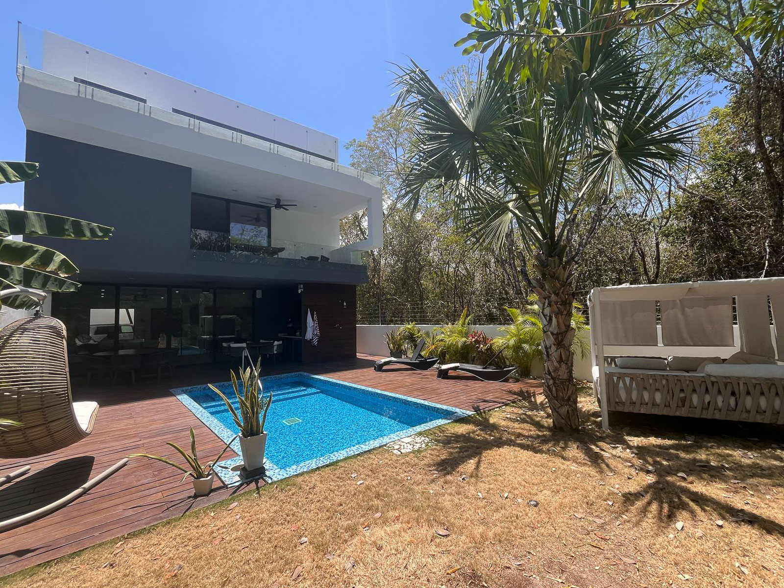 Fully Furnished 3-Bedroom Home with Pool in Bosques de Bambú