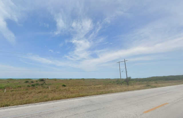 Seafront Lot in Campeche with Road Access