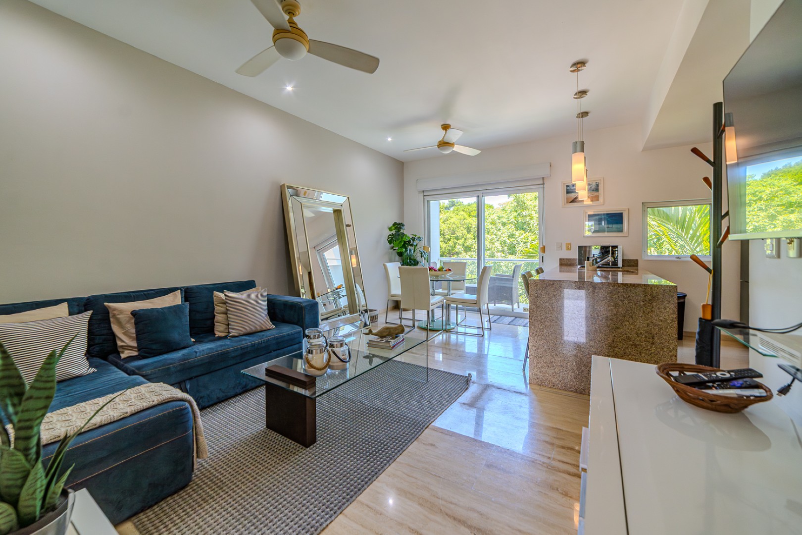 Modern 1-Bedroom Condo in the Heart of Playa del Carmen