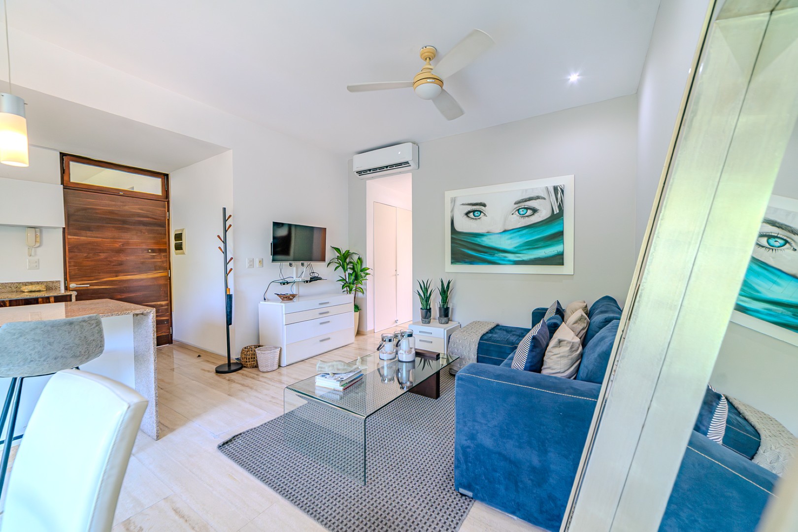 Modern 1-Bedroom Condo in the Heart of Playa del Carmen