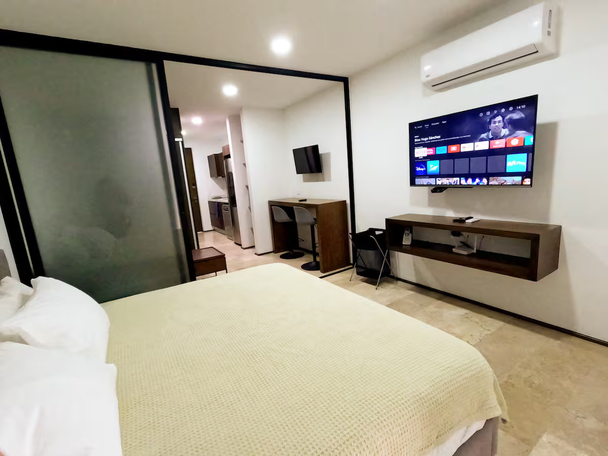 Upgraded 1-Bed Condo with Direct Rooftop Access