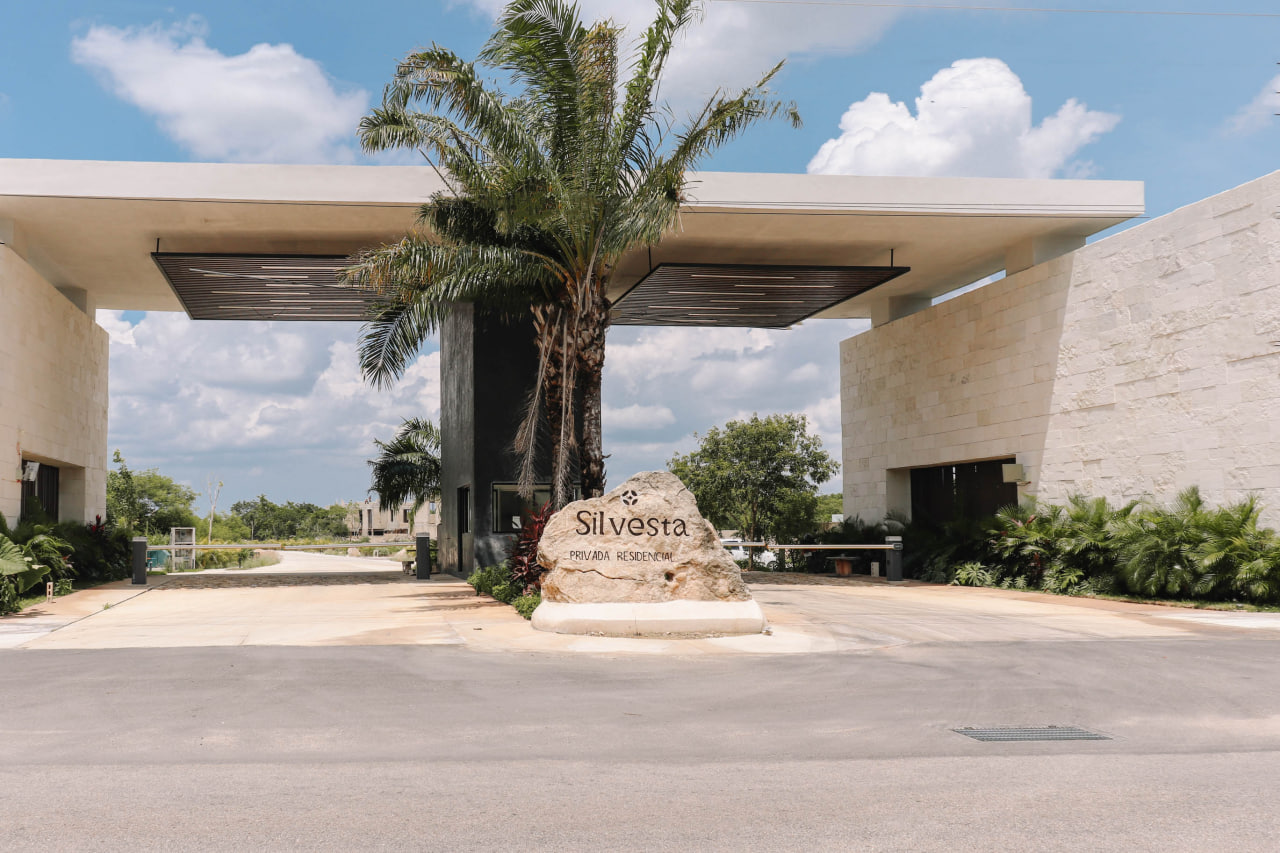 3-bedroom house in Mérida with pool and double-height ceilings