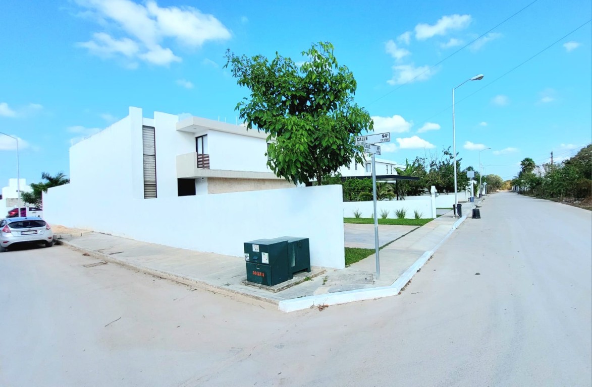 3-bedroom house with pool and covered terrace in Dzitya