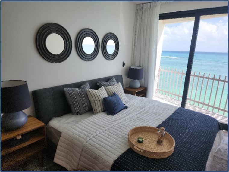 Luxury 2BR Penthouse with Rooftop Pool & Jacuzzi