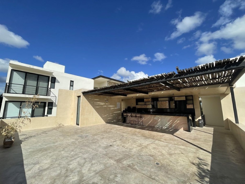 2-Bedroom Ground Floor Condo in Temozón Norte