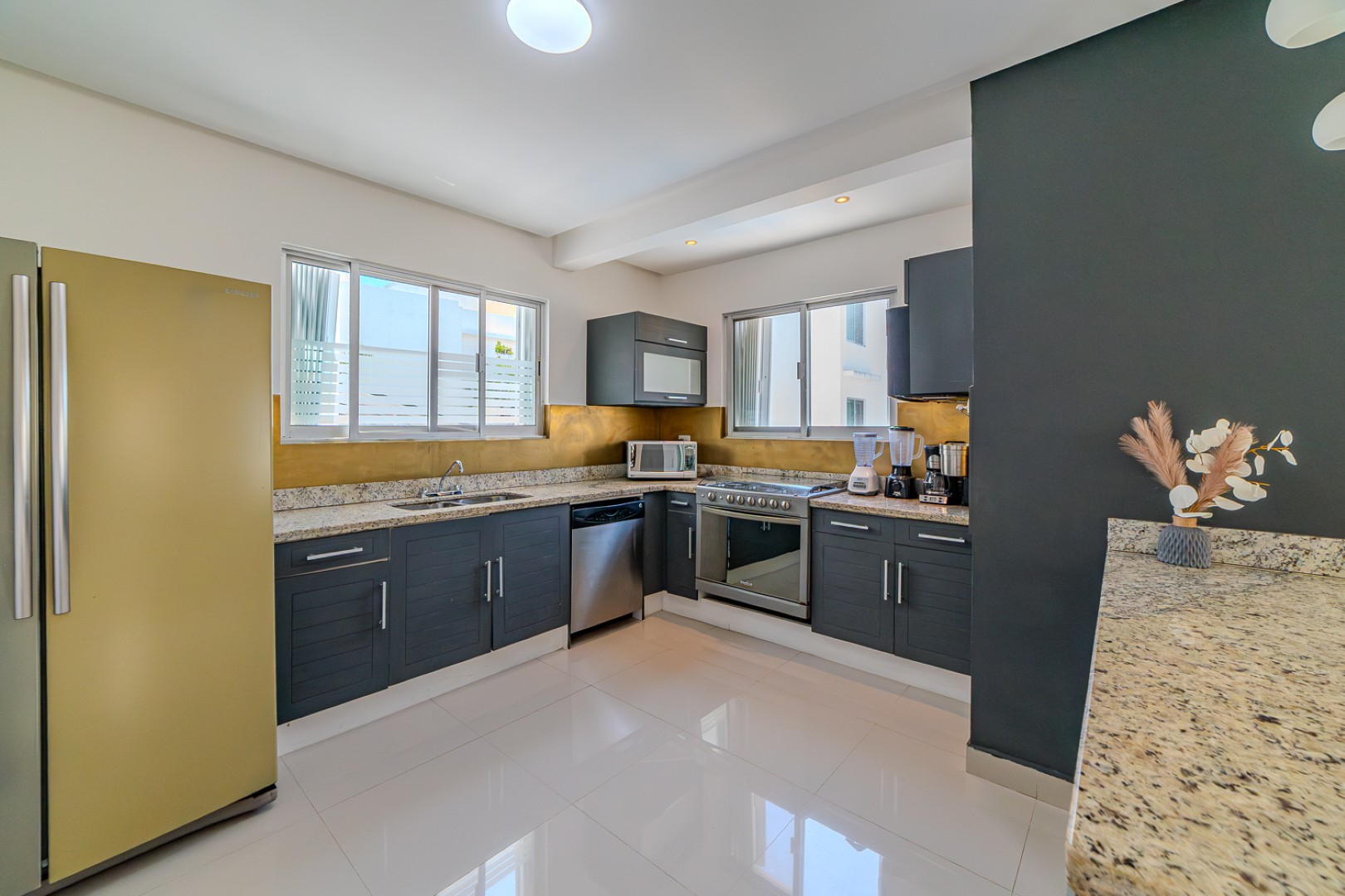 View of Keyless entry system for apartment buildings Security