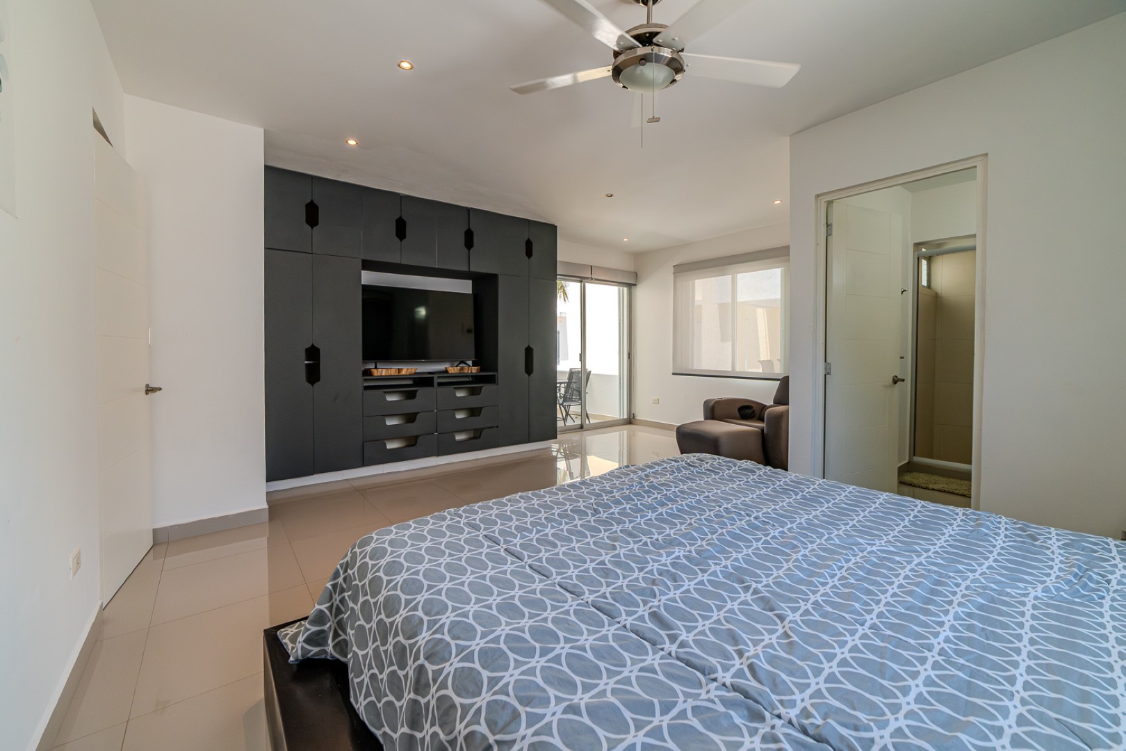Curated visual reference: Fresh Look at Penthouse With Rooftop Lock Off In Playa Del Carmen Zona