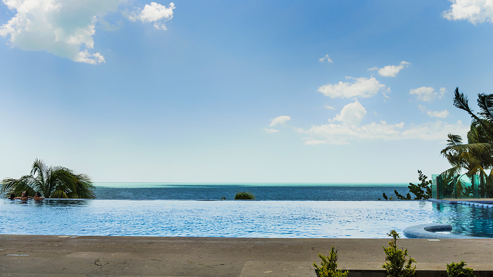 Beachfront lot in Campeche Nautical Club