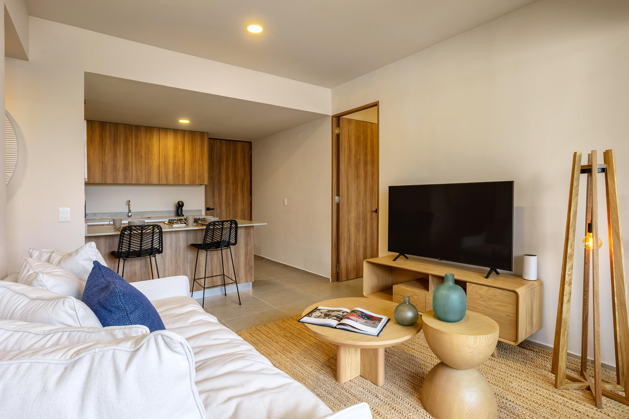 One-bedroom condo in a development with over 20 amenities