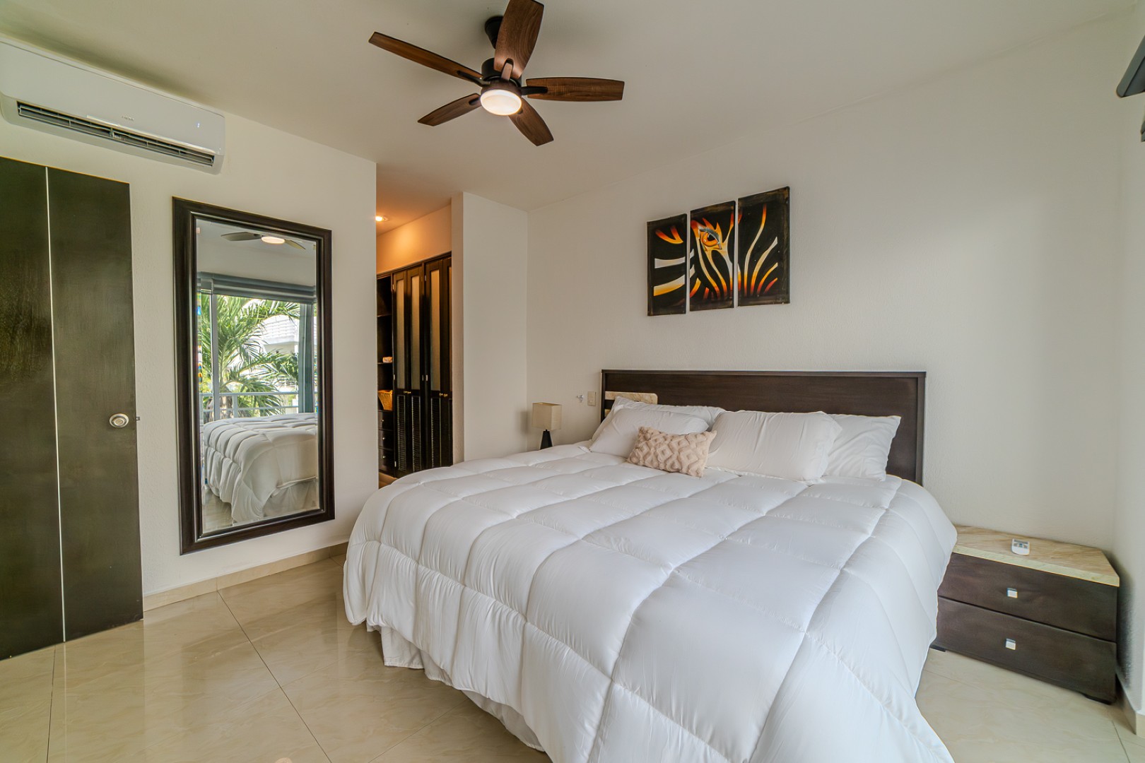 Ample Fully Furnished 2-Bedroom Penthouse in Playa del Carmen
