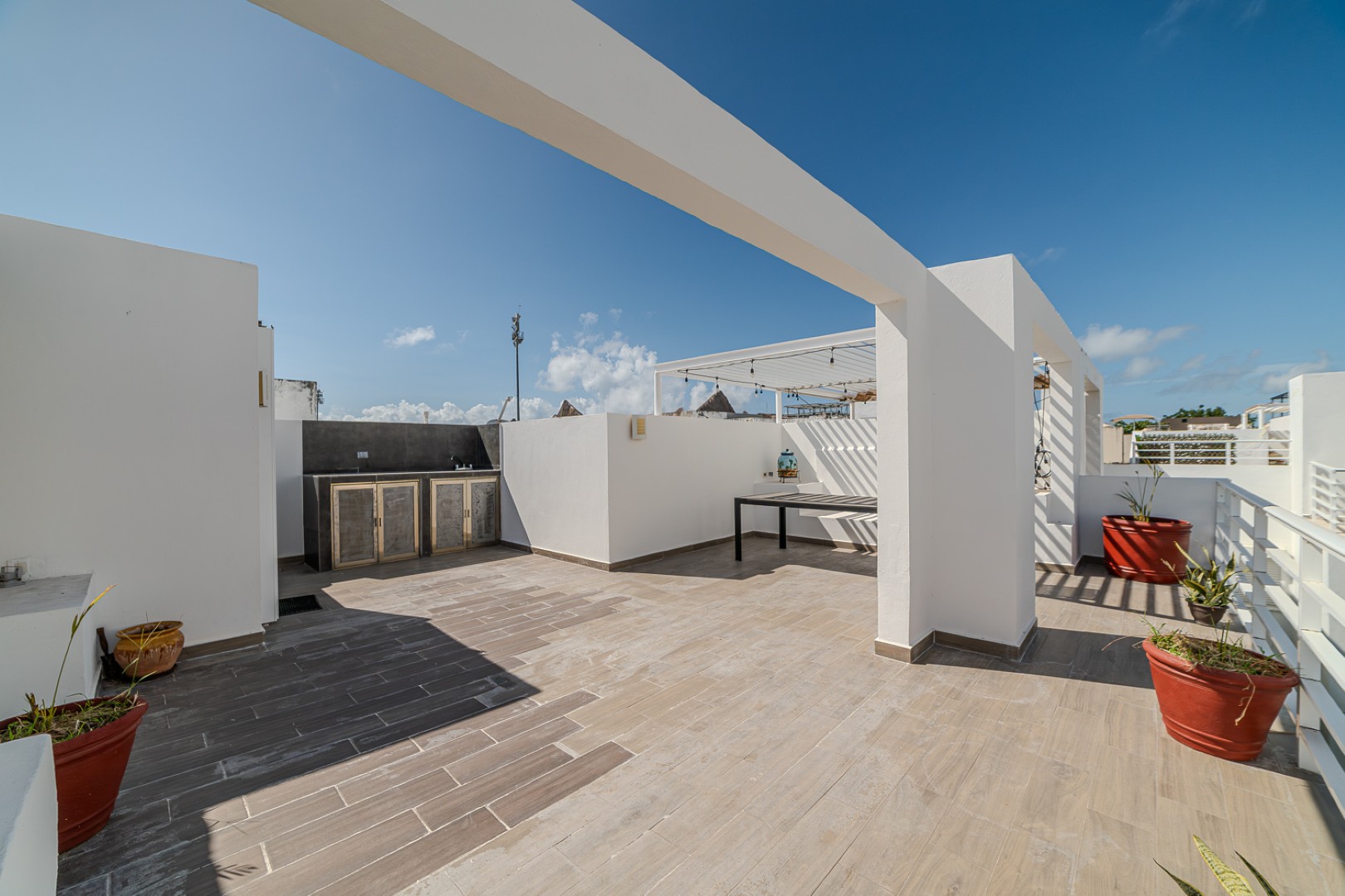 Ample Fully Furnished 2-Bedroom Penthouse in Playa del Carmen