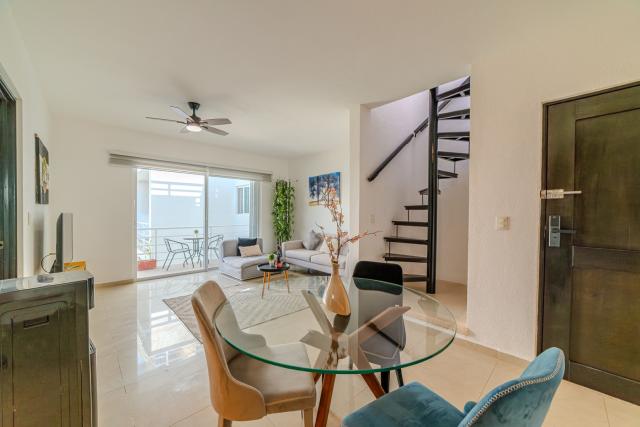 Ample Fully Furnished 2-Bedroom Penthouse in Playa del Carmen