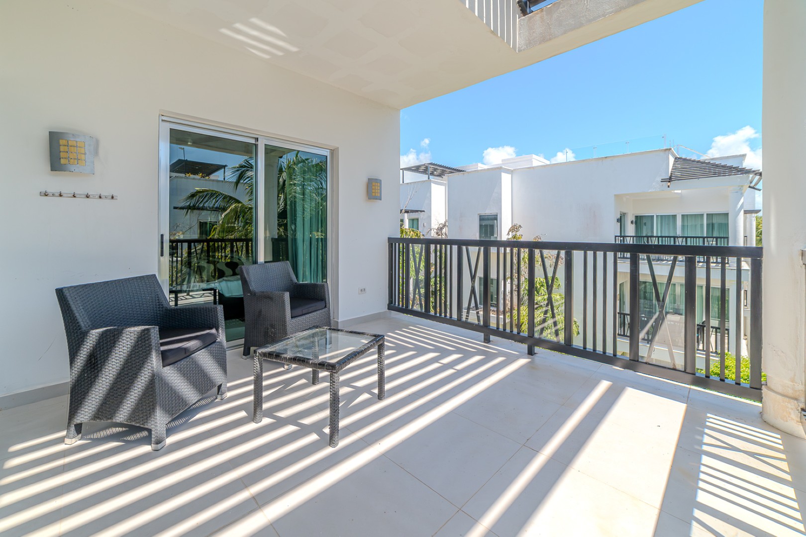 Spacious 2-Bedroom Penthouse with Rooftop in Playa del Carmen