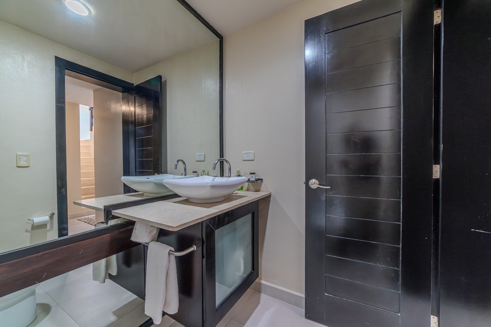 Spacious 2-Bedroom Penthouse with Rooftop in Playa del Carmen