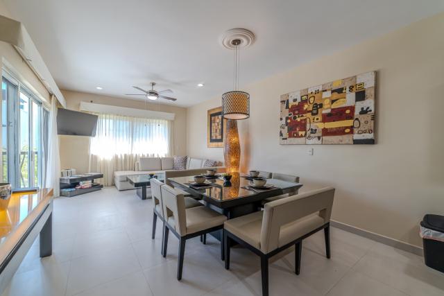 Spacious 2-Bedroom Penthouse with Rooftop in Playa del Carmen
