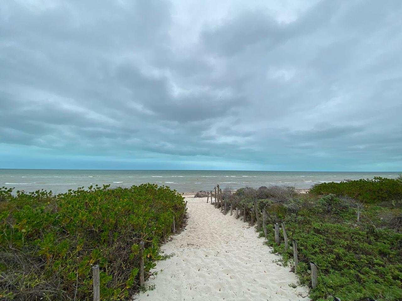 Three bedroom oceanfront condo in Telchac Puerto