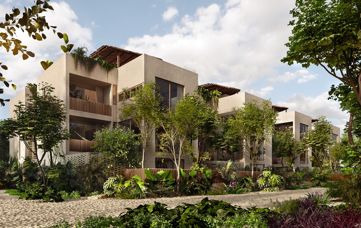 3 bedroom condo with ample garden