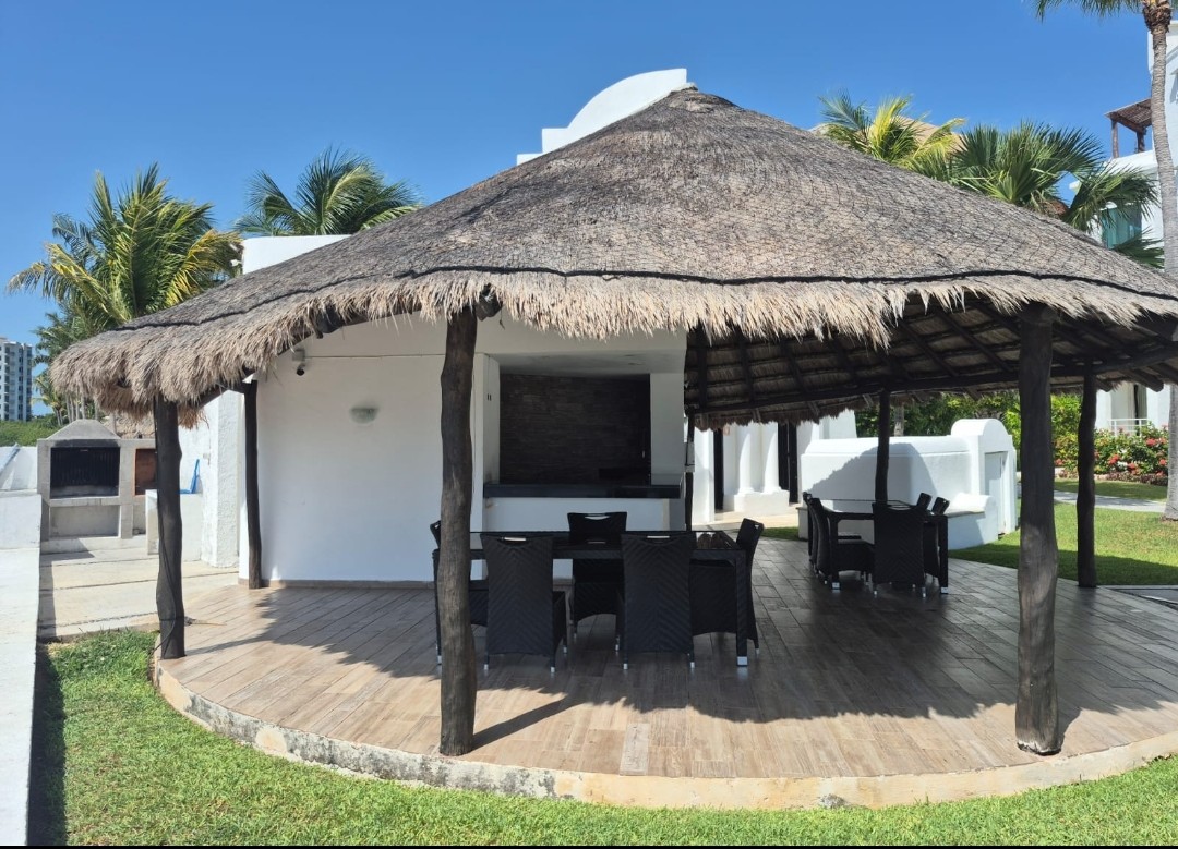 Duplex condo in the Cancun Hotel Zone with dock and pool