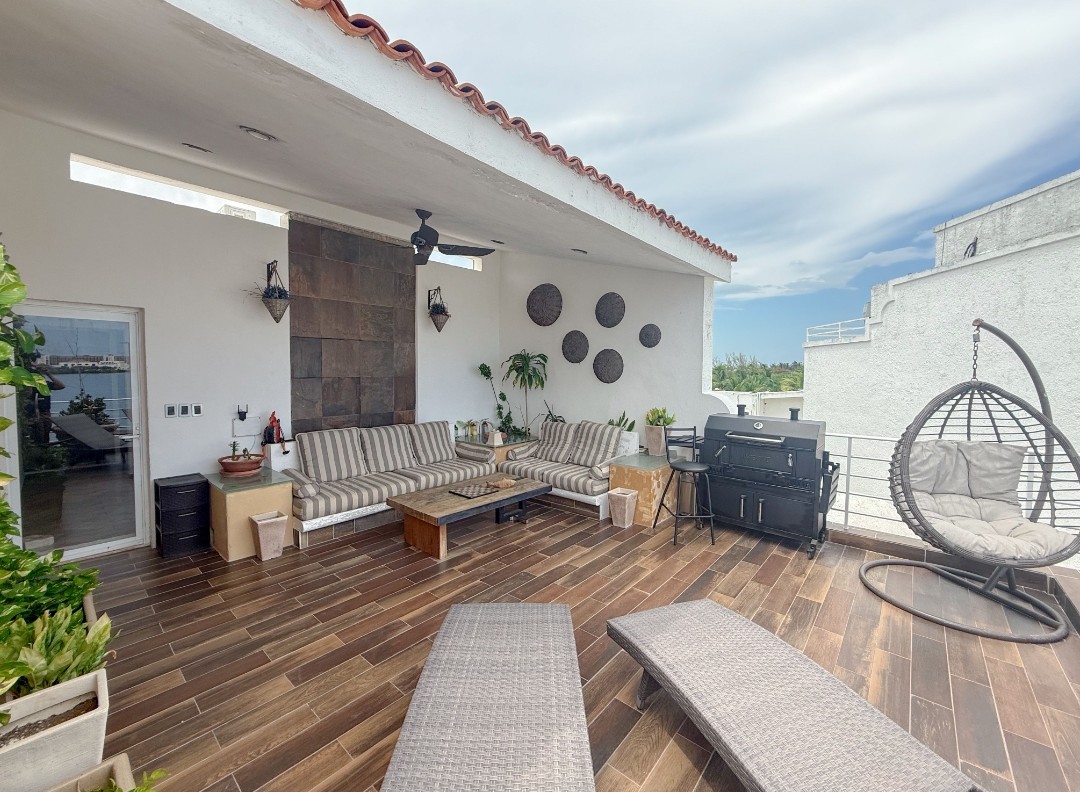 Duplex condo in the Cancun Hotel Zone with dock and pool
