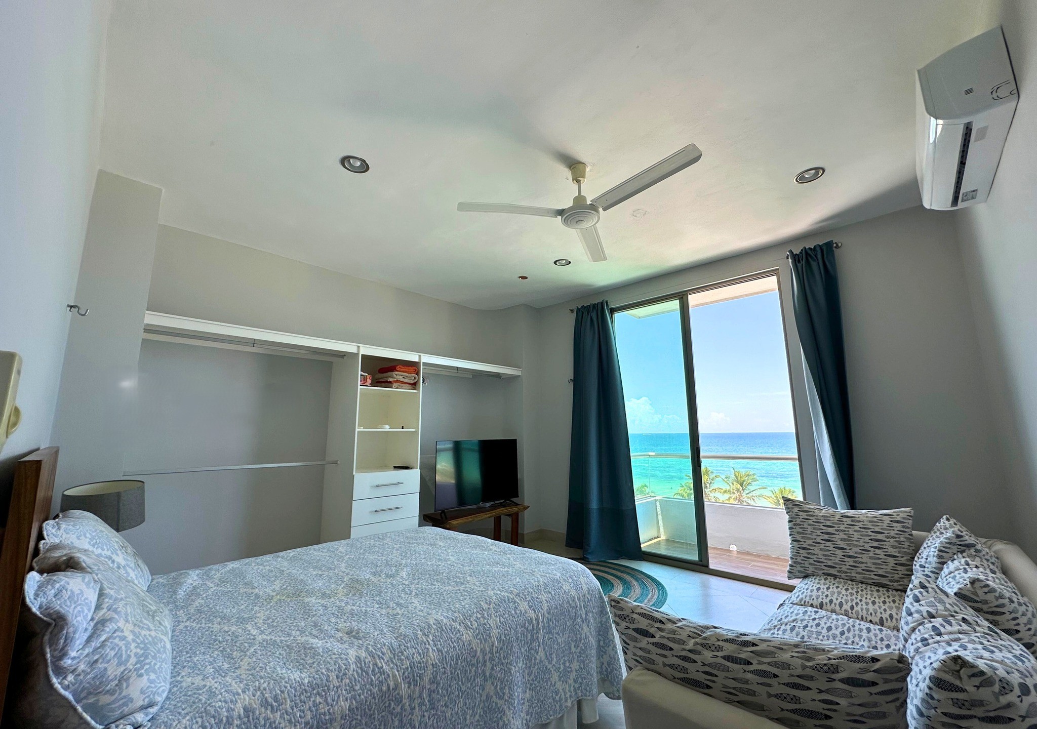 Modern 3-bedroom condo with ocean views