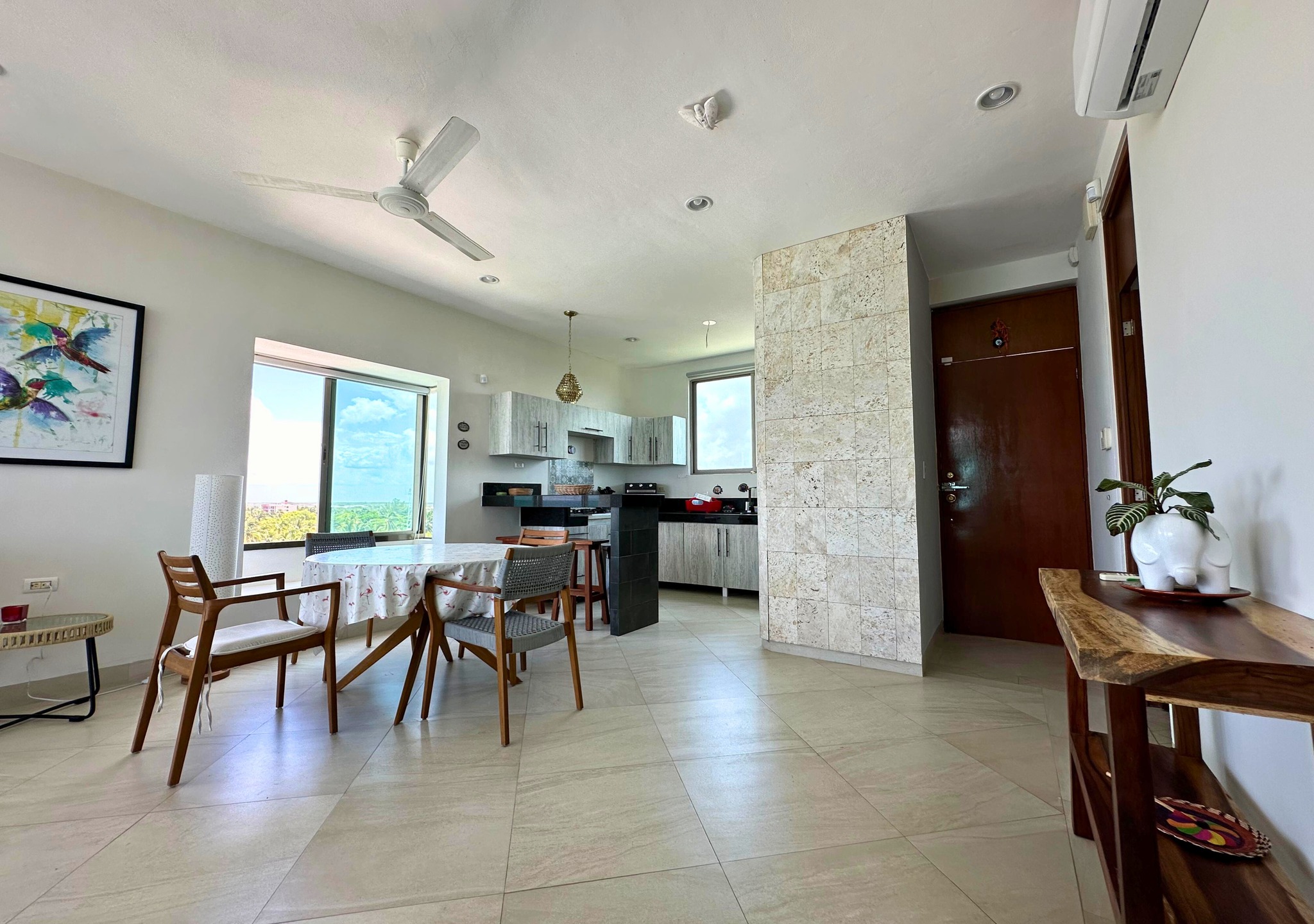 Modern 3-bedroom condo with ocean views