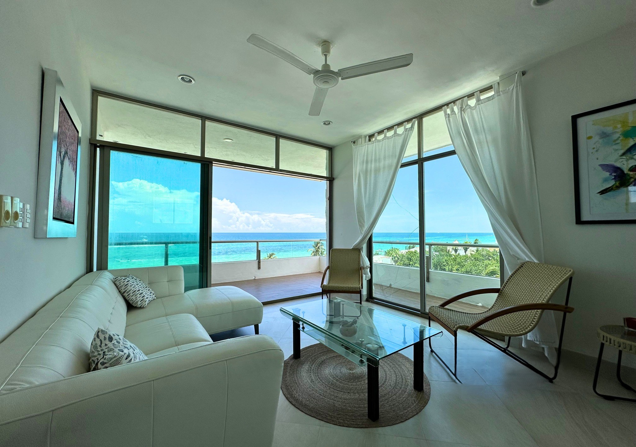 Modern 3-bedroom condo with ocean views