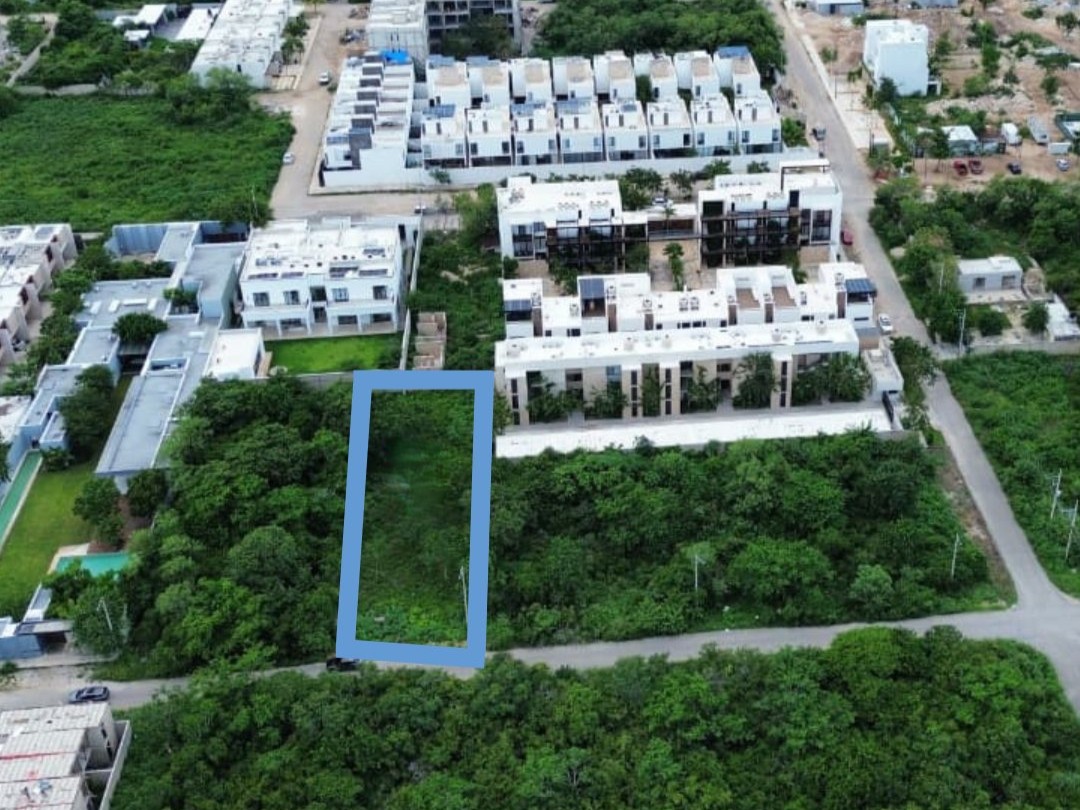 53851 933 m² lot for sale in Temozón,  - SingleFam Lot