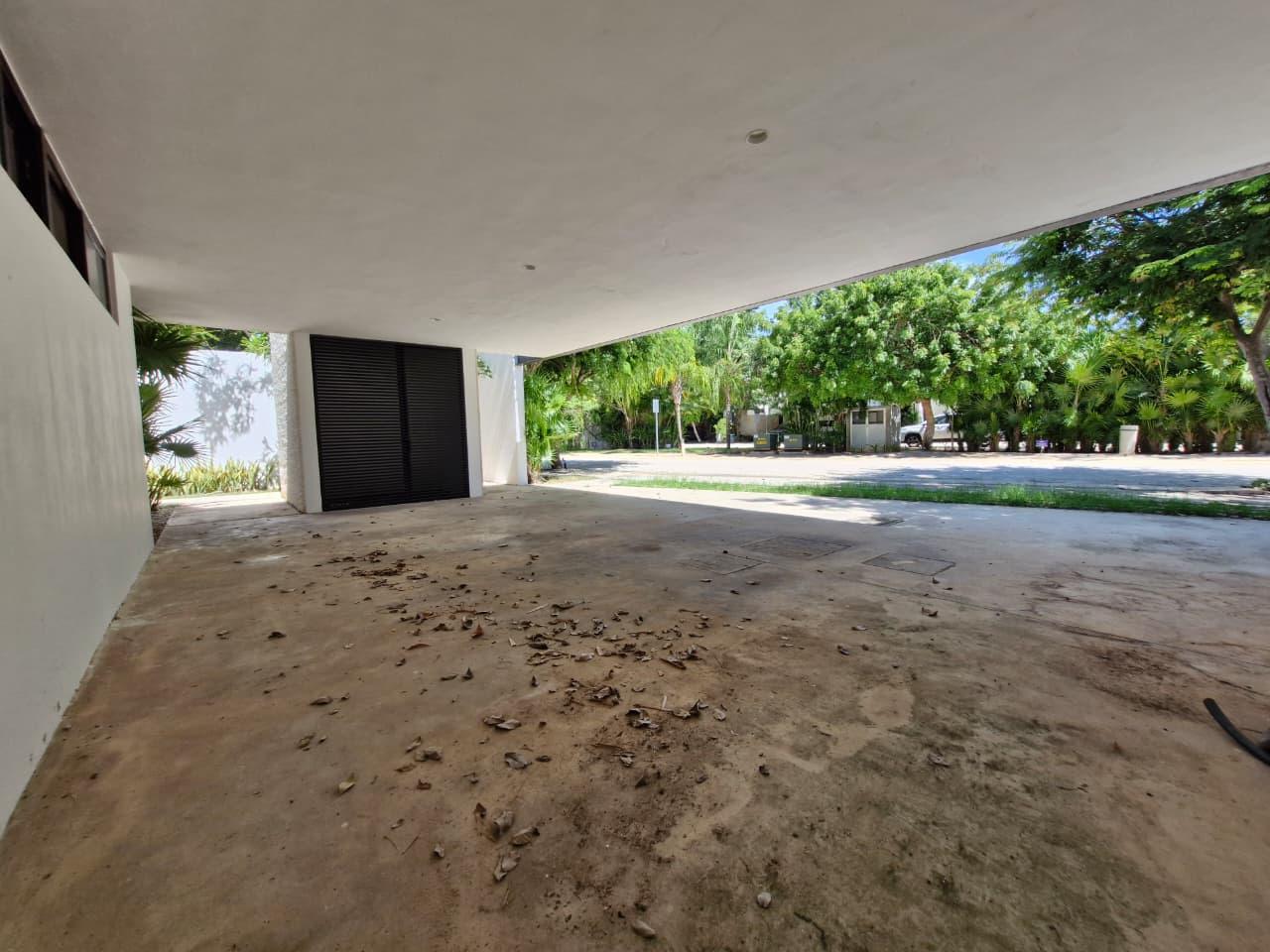 House for sale in Cholul, Mérida with a pool and spacious living