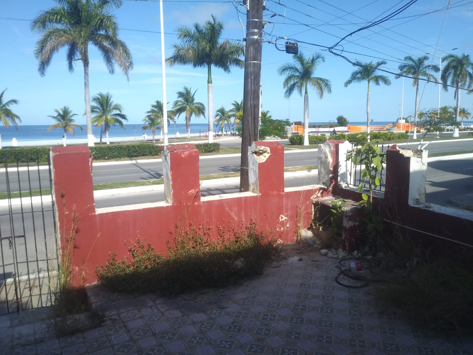 Colonial home with boardwalk access in Campeches historic area