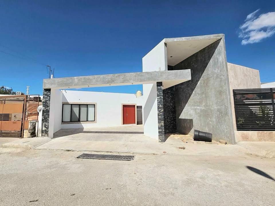 54094 Two-bedroom house with a pool in Chichí  - Home