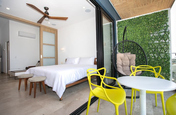 One-Bedroom Condo in the Heart of Playa del Carmen